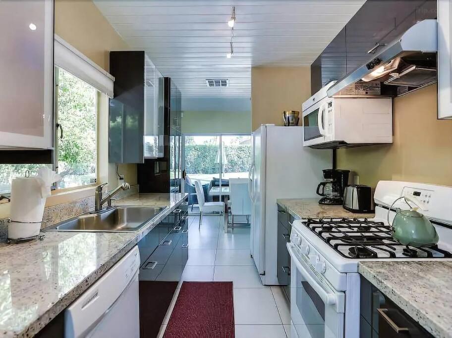 Serene 4 Bed 3 Bath Heated Pool Natural Backyard Heart Of Palm Springs Exterior foto