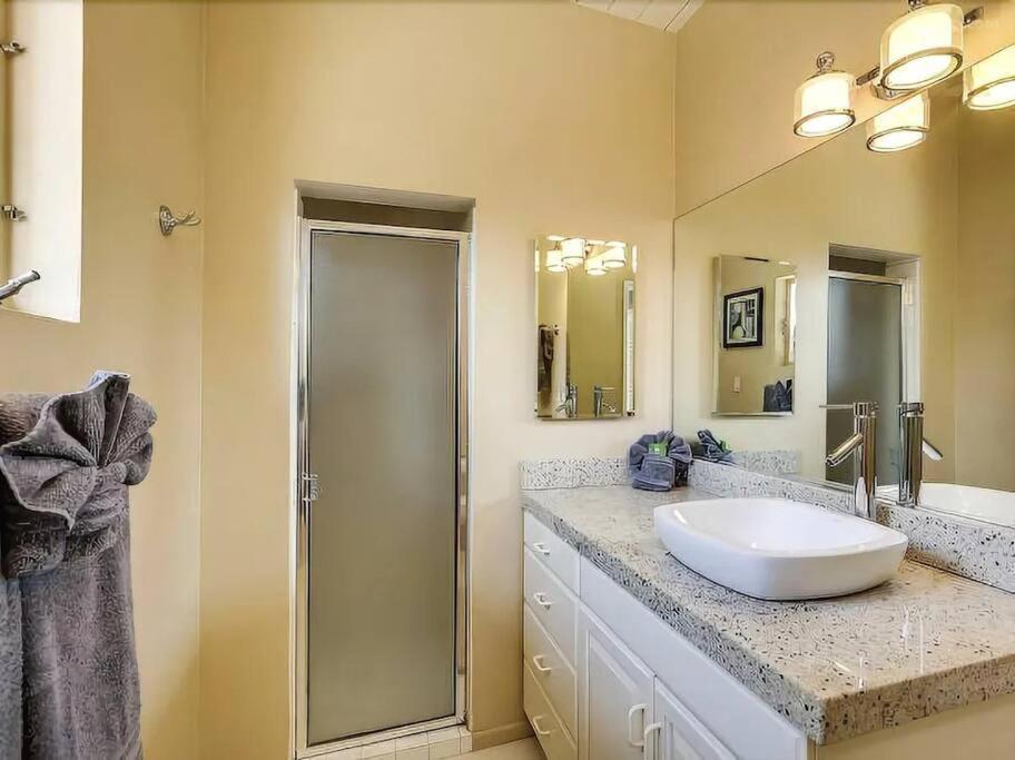 Serene 4 Bed 3 Bath Heated Pool Natural Backyard Heart Of Palm Springs Exterior foto