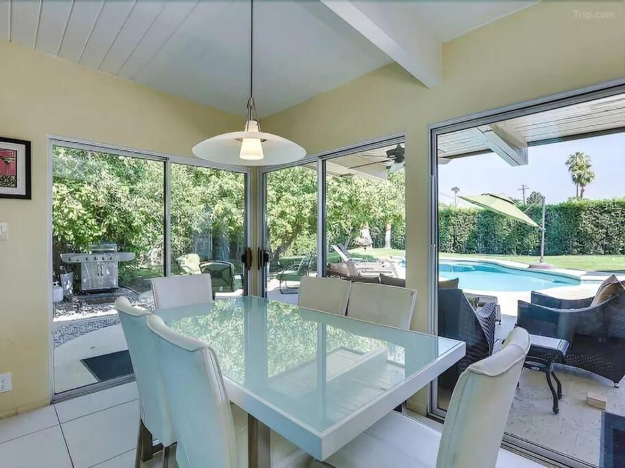 Serene 4 Bed 3 Bath Heated Pool Natural Backyard Heart Of Palm Springs Exterior foto